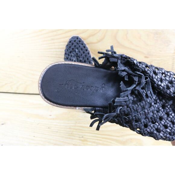 Free People Sandals 11 Black Mirage Woven 41 Mules Fringe Slides New - Picture 6 of 8
